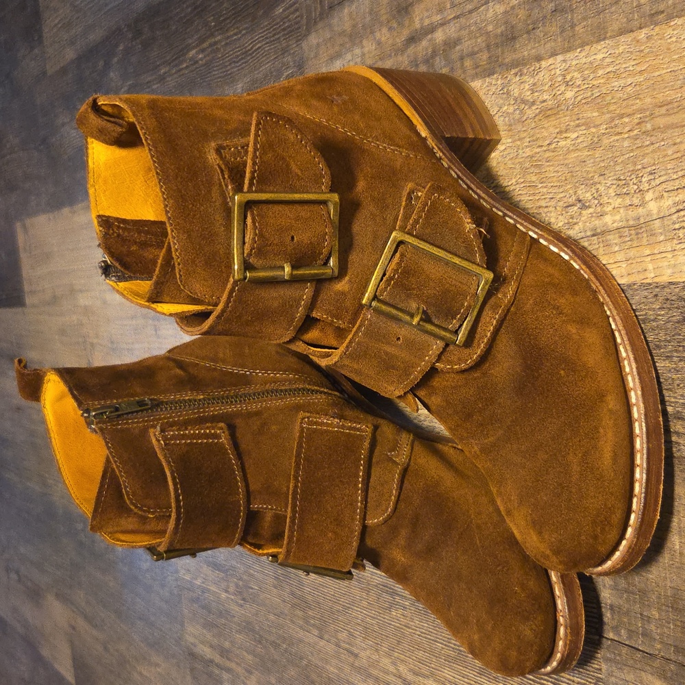 Frye 10 W Brown Suede Made In USA Buckle Ankle Boots Zipper Side